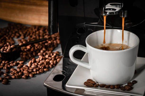 rebaja la cafetera superautomática Philips Serie 3200 que prepara  deliciosos espressos con solo pulsar un botón